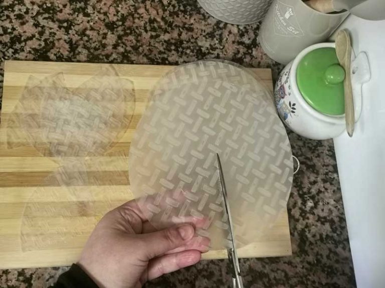 Cortar papel de arroz