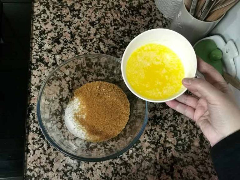 Azucar blanca morena y mantequilla