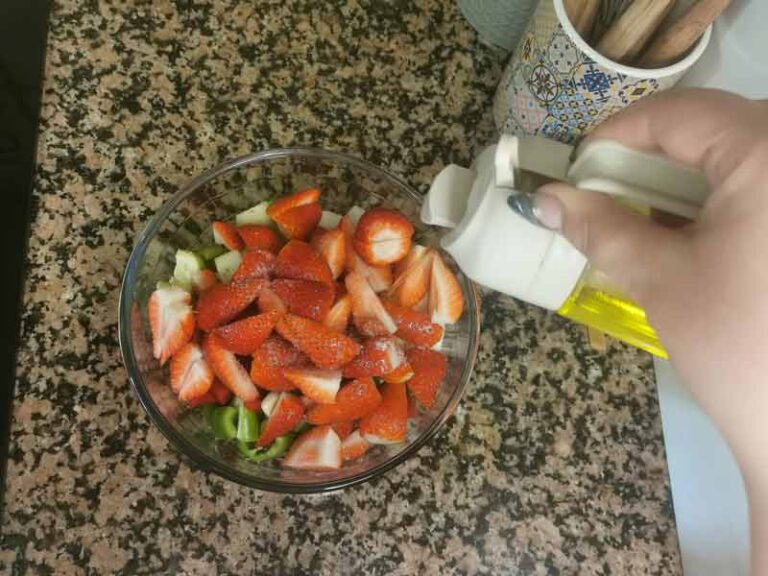Anadir vinagre sal y aceite