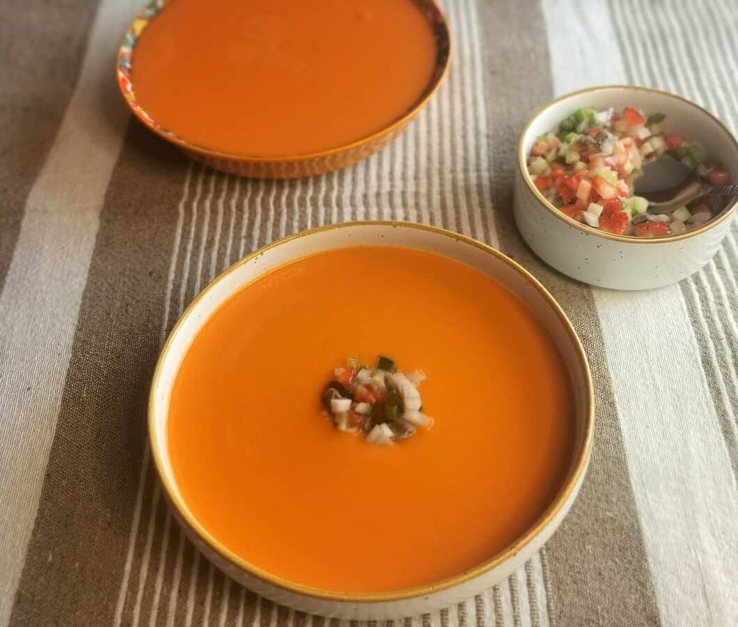 Gazpacho con fresas y anchoas