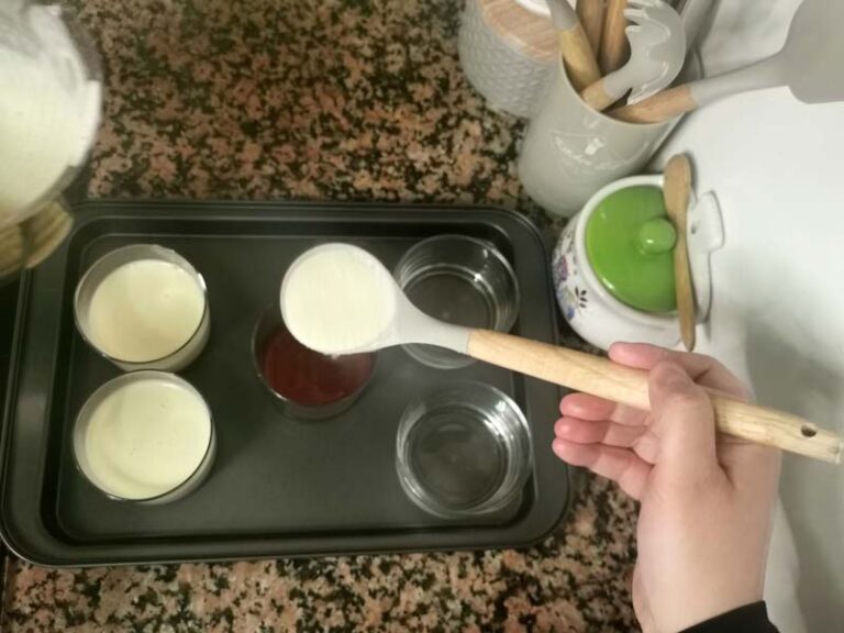 Capa de coulis y pannacotta